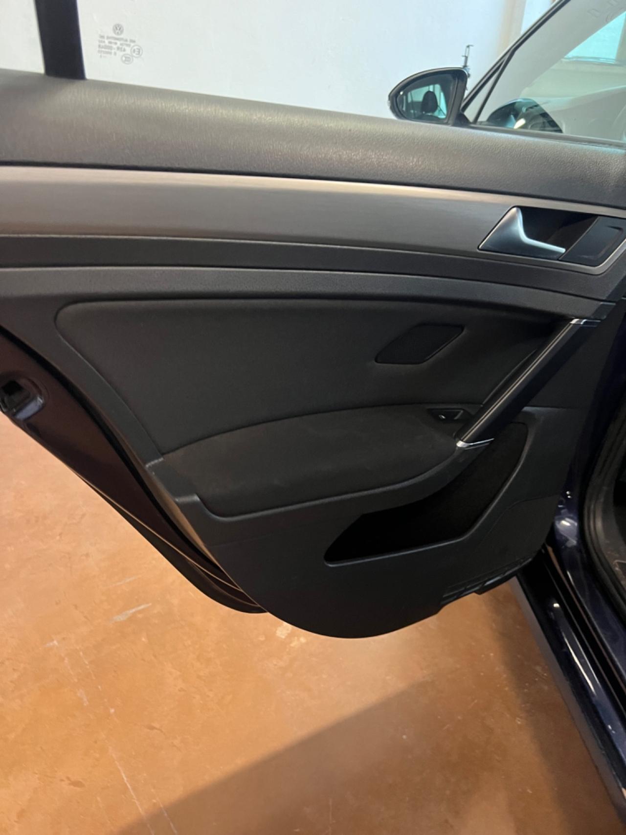 Volkswagen Golf Variant 1.6 TDI 105 CV DSG Highline BlueMotion Tech.