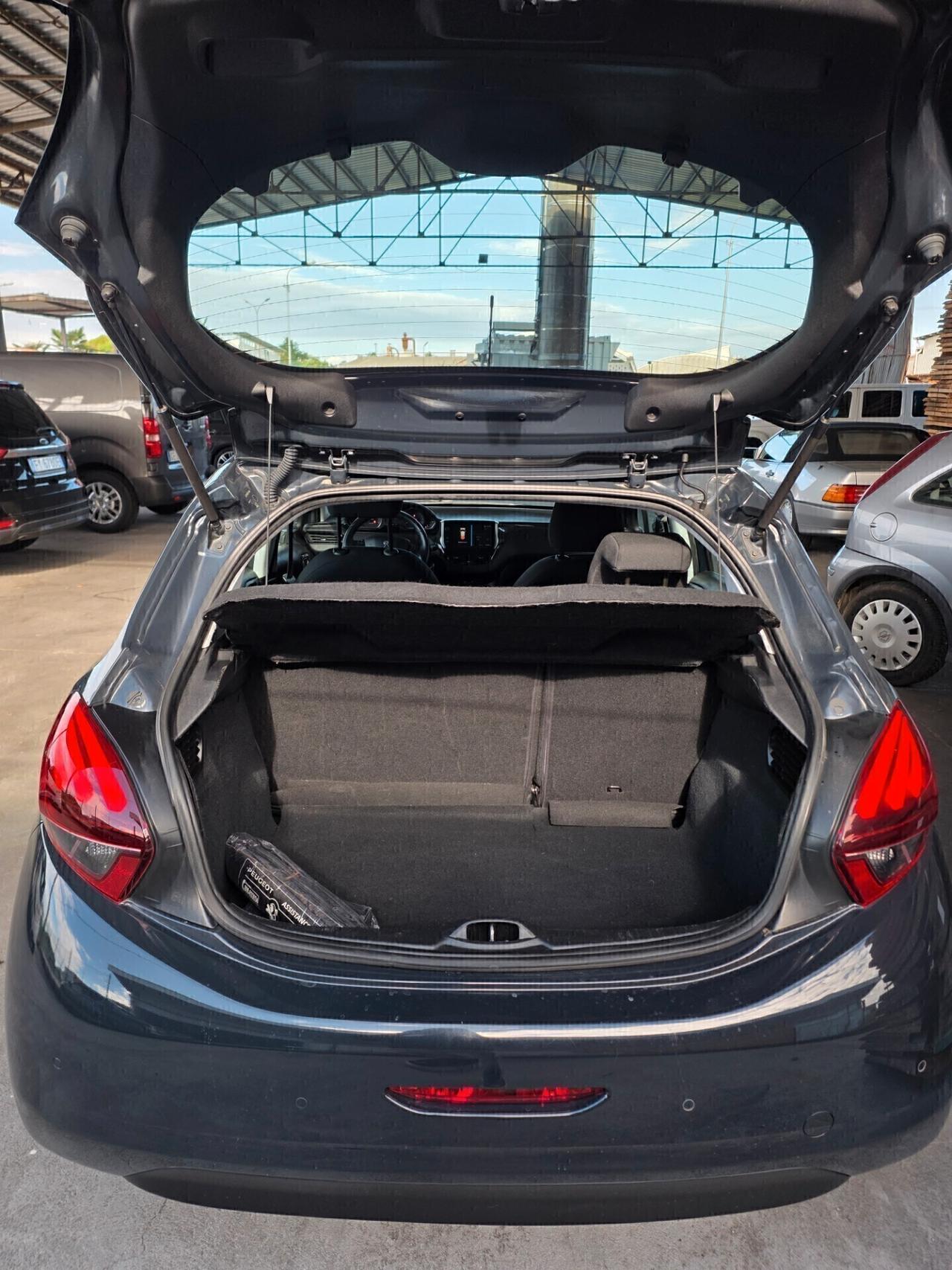 Peugeot 208 pochi km 2019 FINANZIABILE