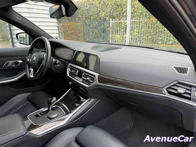 BMW 330 i xdrive Luxury BERLINA CILINDRATA 2.000