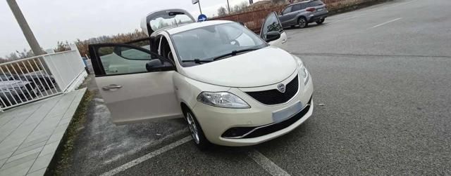 LANCIA Ypsilon 1.2 69 CV 5 porte GPL Ecochic Gold