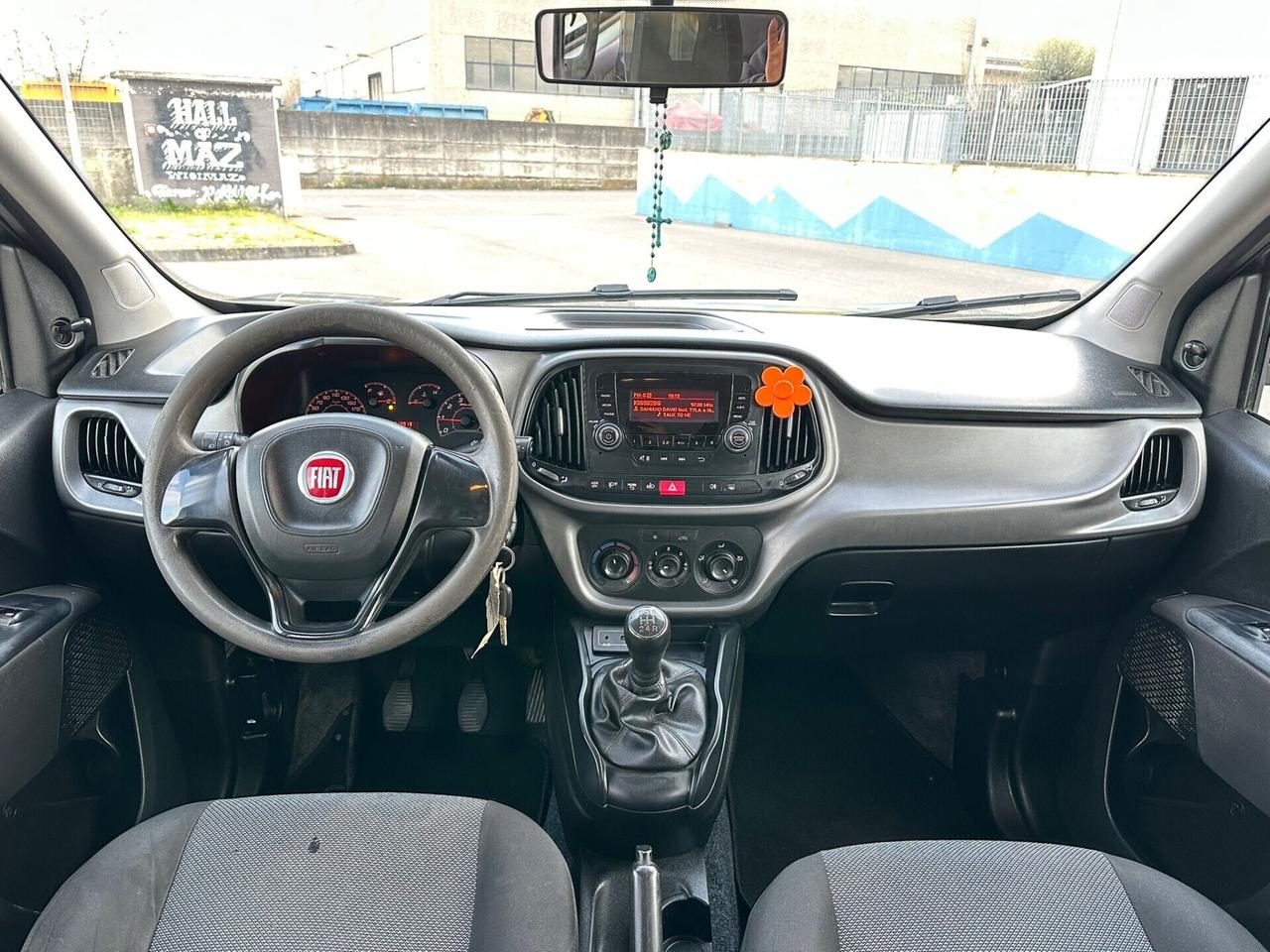 Fiat doblo 5 posti autocarro