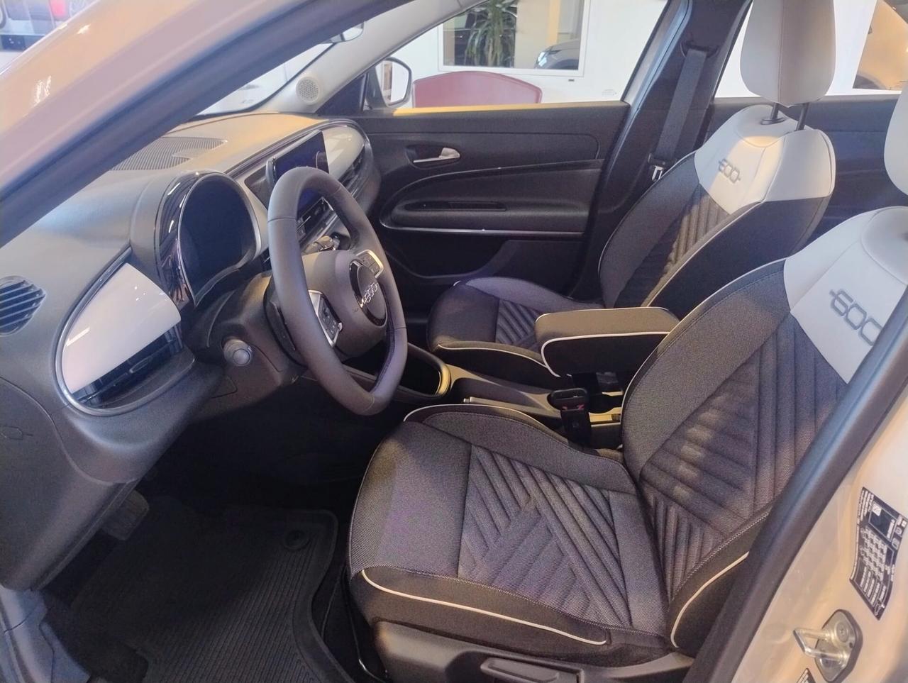 Fiat 600 Hybrid 100 CV DCT MHEV La Prima