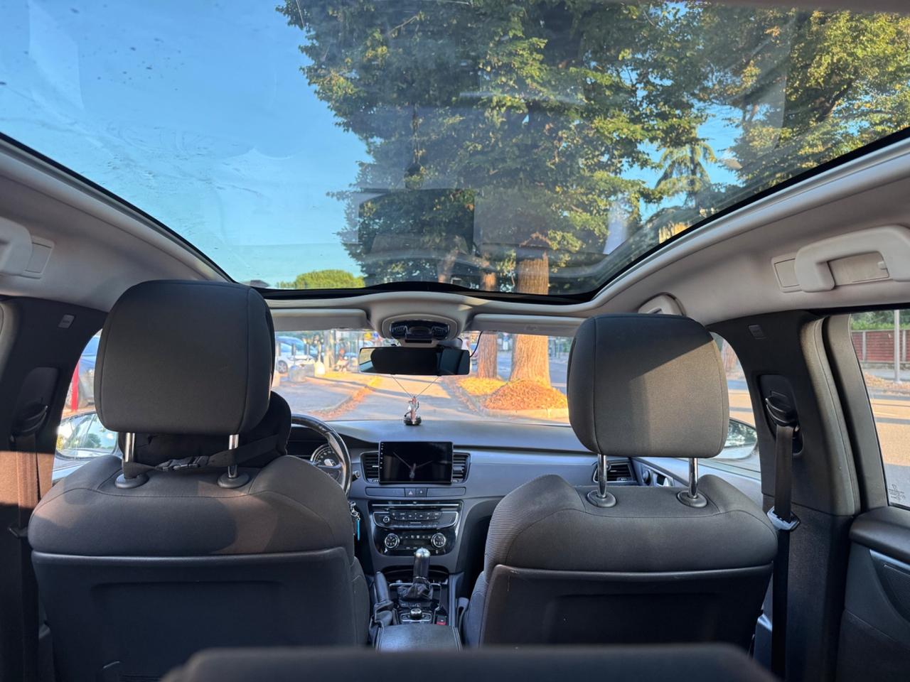 Peugeot 5008 1.6 e-HDi 115CV S&S garanzia 12 mesi