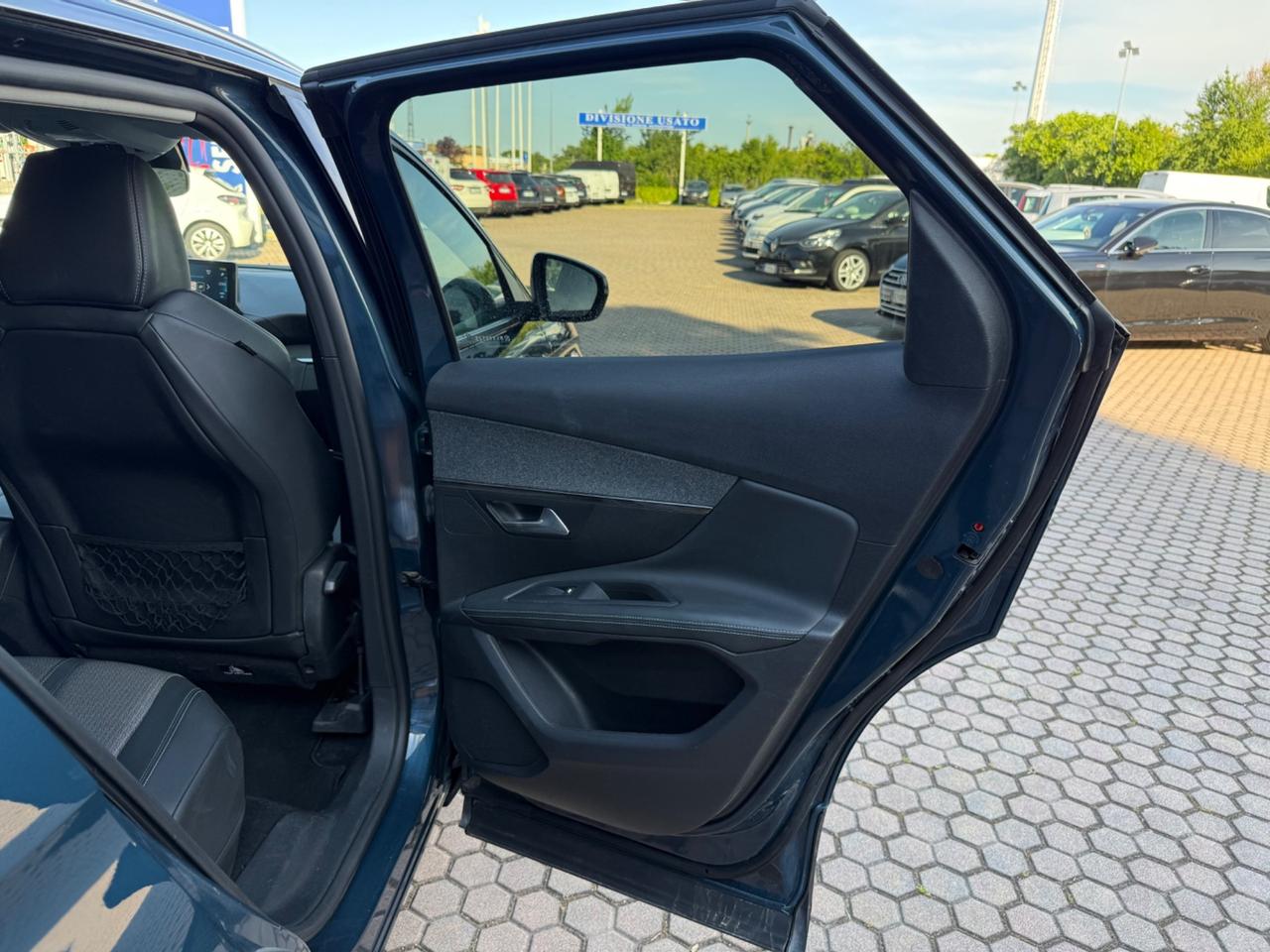 Peugeot 3008 Hybrid 225 e-EAT8 Allure