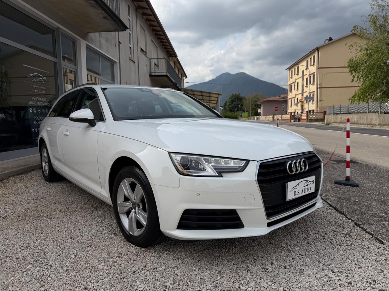 Audi A4 Avant 2.0 TDI 122 CV Manuale