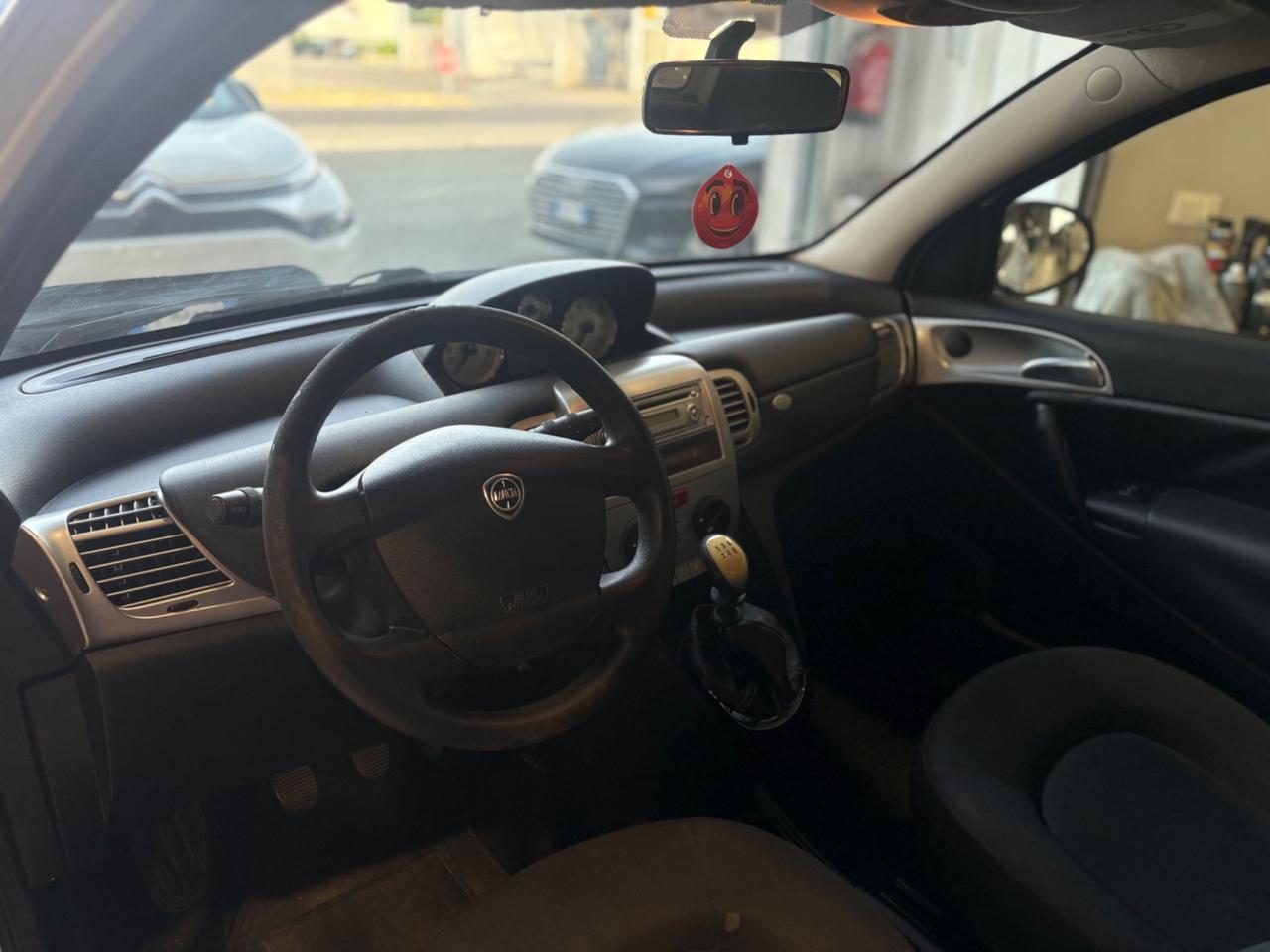 Lancia Ypsilon 1.2 69 CV Diva