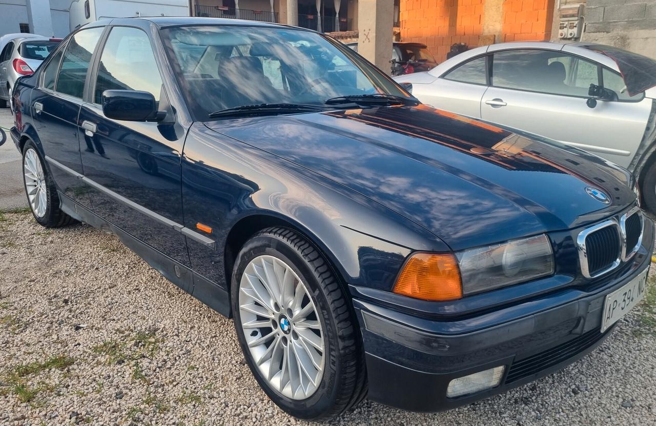 Bmw 318i sedan 5 porte