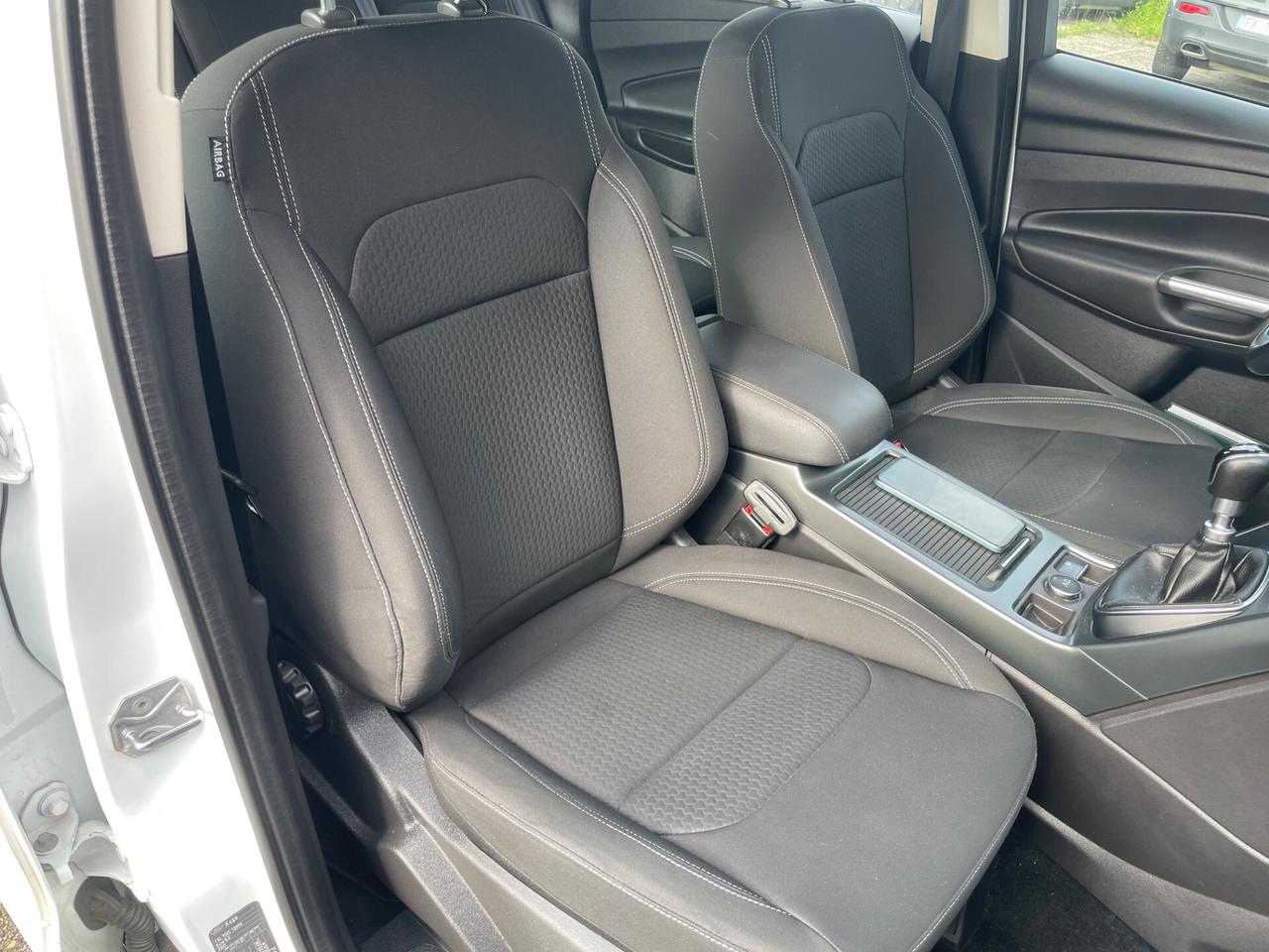 Ford Kuga 1.5 TDCI 120 CV S&S 2WD ST-Line