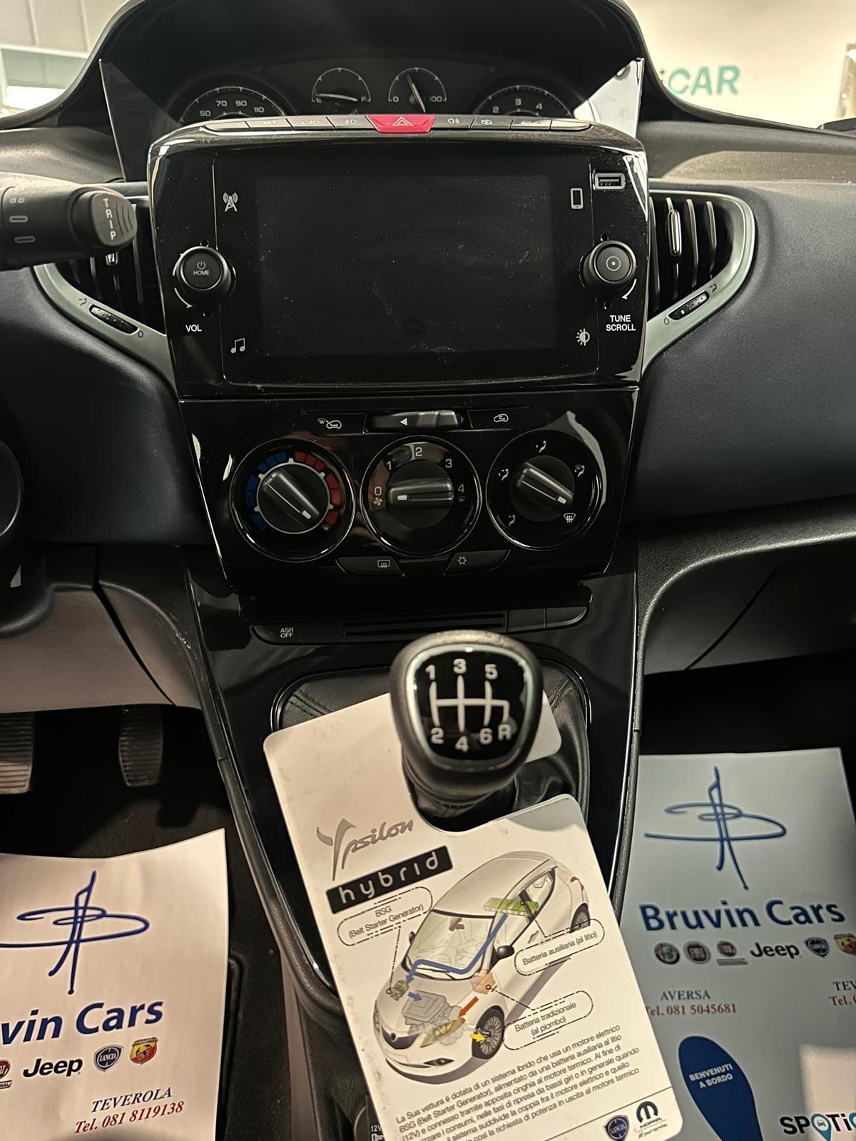 Lancia Ypsilon 1.0 FireFly 5 porte S&S Hybrid Platino