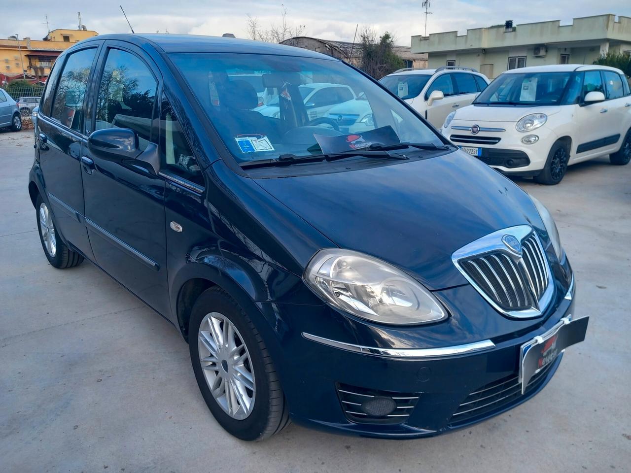 Lancia MUSA 1.6 Multijet Oro gomme nuove doppia chiava ottima utilitaria