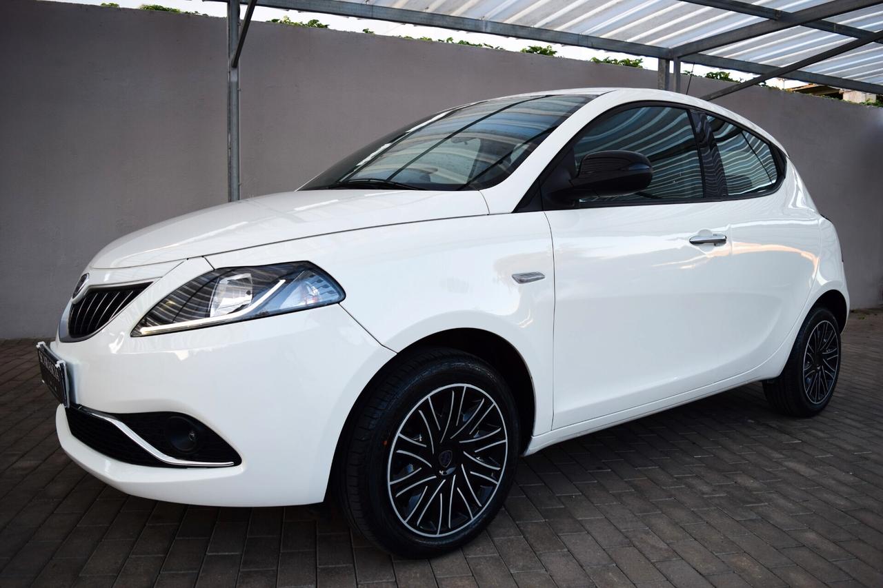 Lancia Ypsilon 1.0 Firefly Hybrid 70 cv Gold
