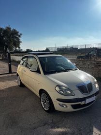 Lancia Ypsilon 1.2 16V Platino