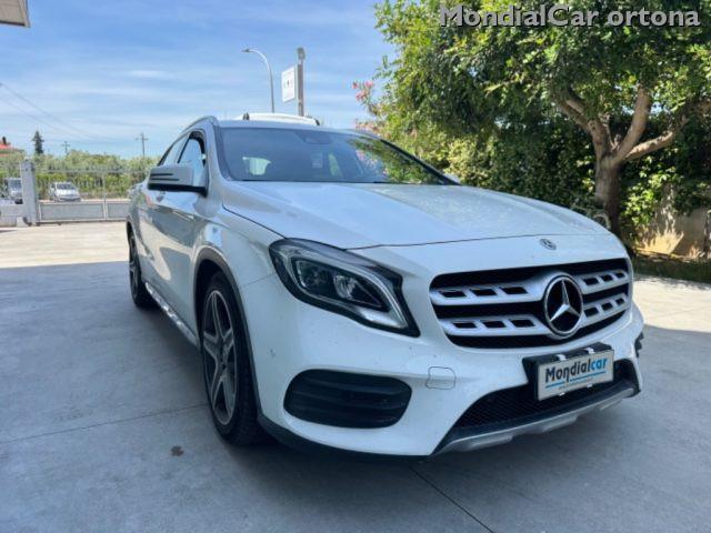 MERCEDES-BENZ GLA 200 d Automatic Premium
