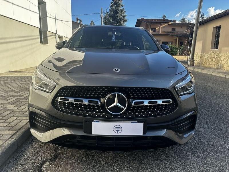 Mercedes-Benz GLA GLA 180D in allestimento Premium / AMG Line