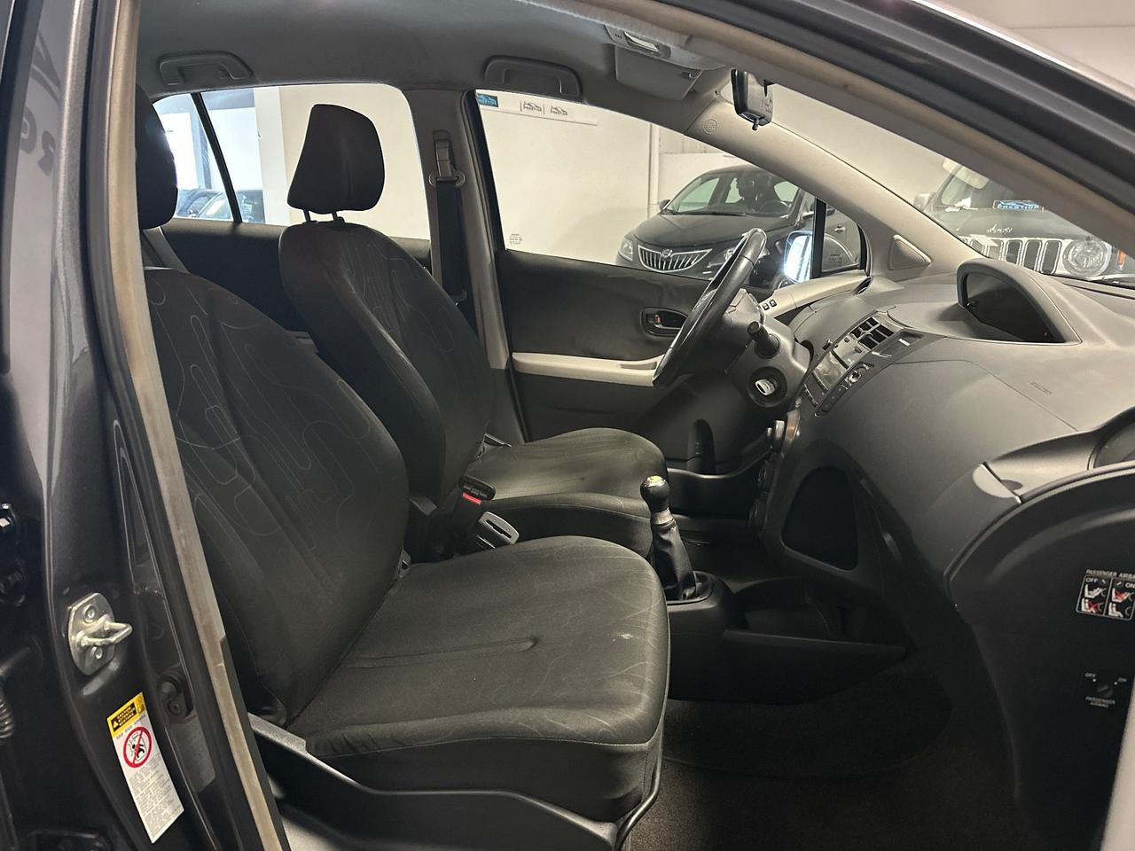 TOYOTA YARIS 1.0 NEOPATENTATI 69CV GARANZIA