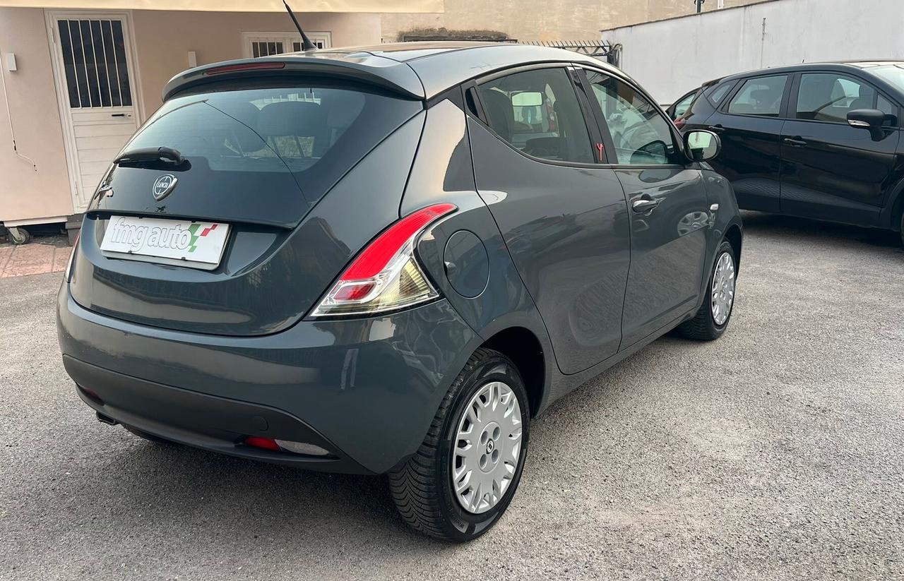 Lancia Ypsilon 1.2 69 CV 5 porte GPL Ecochic Gold