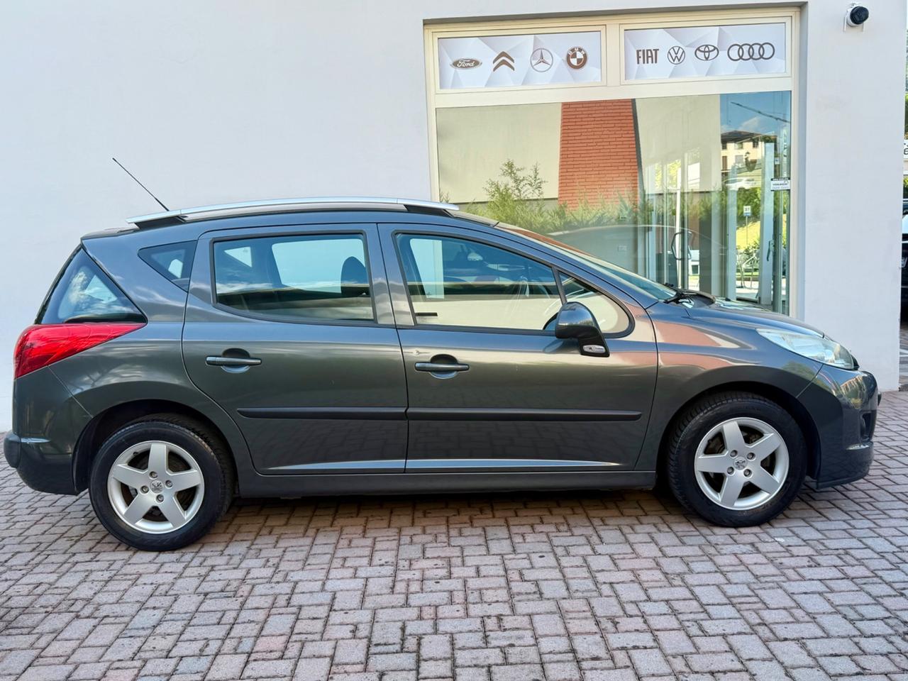 Peugeot 207 1.4 8V 75CV SW Millesim 200