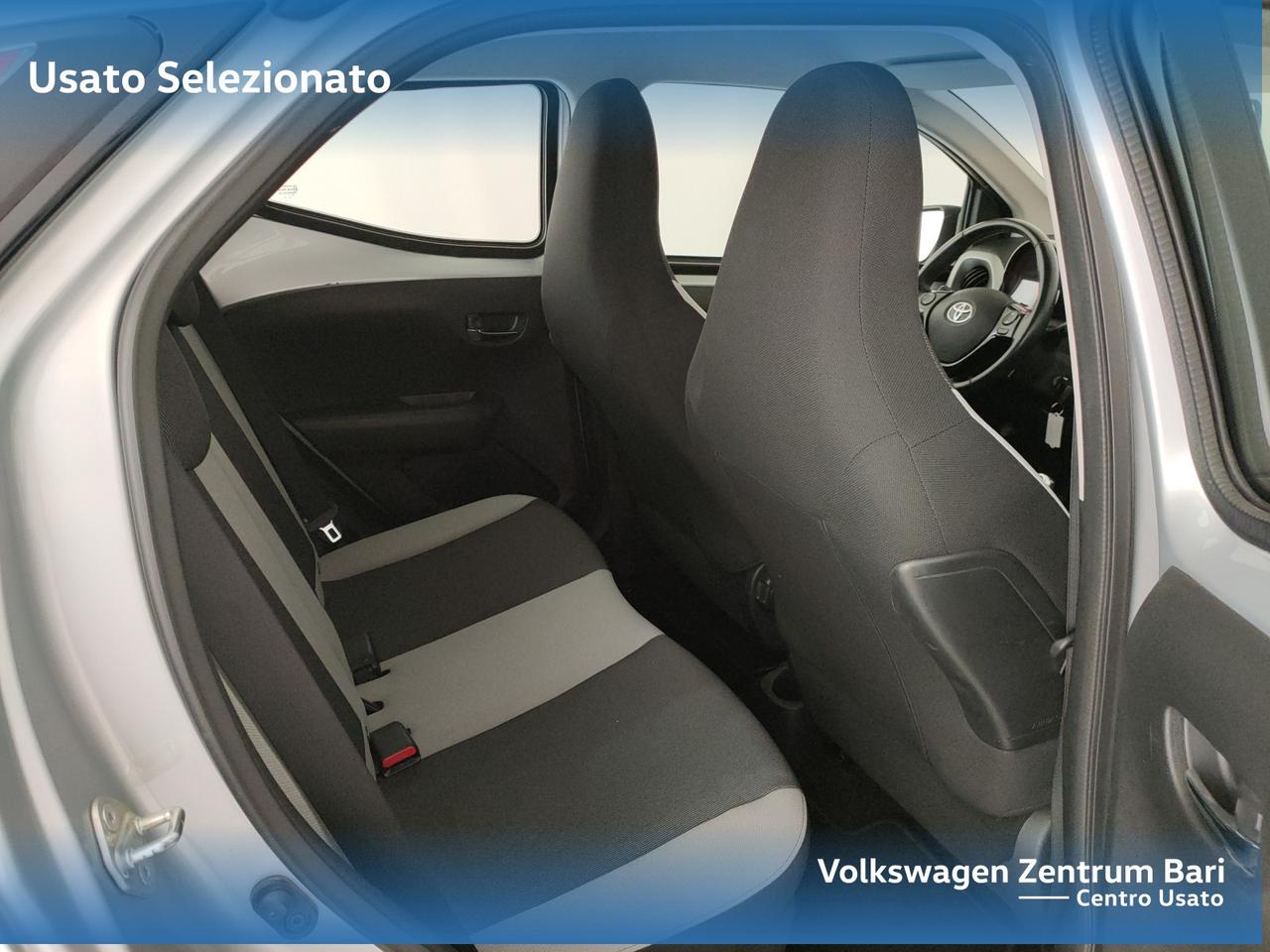 Toyota Aygo 5p 1.0 x-play my15