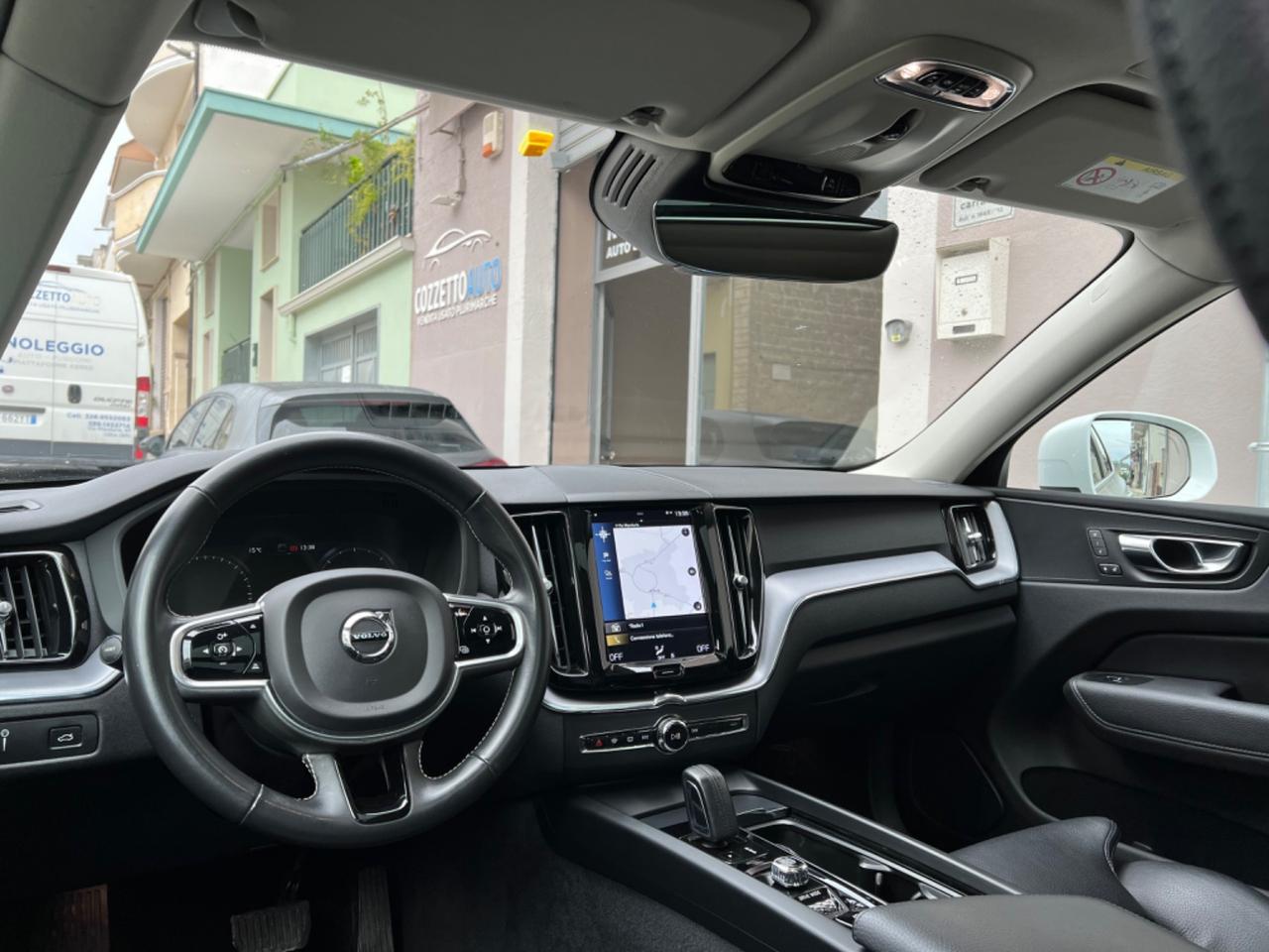 Volvo XC 60 XC60 B4 Geartronic Business Plus TETTO