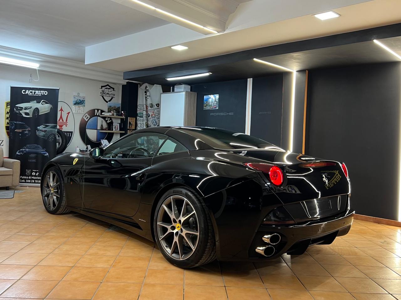 Ferrari California DCT Book service