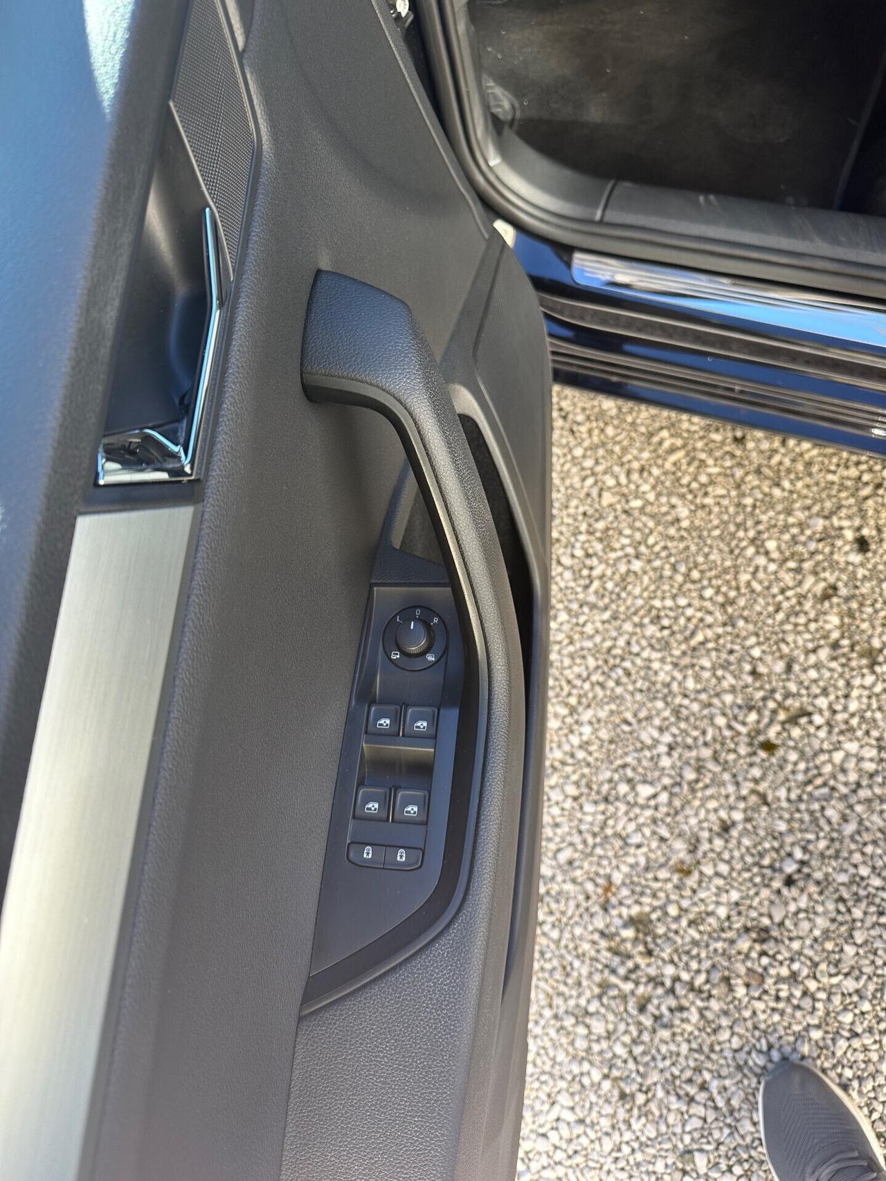 Skoda Superb 2.0 TDI 150 CV SCR DSG Wagon Executive