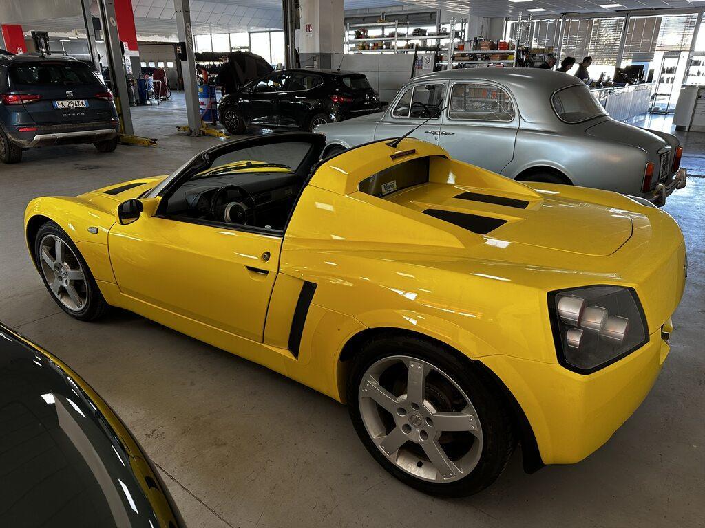 Opel Speedster 2.2