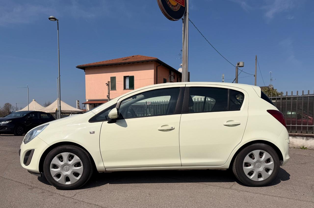 Opel Corsa 1.2 5 porte Club CAMBIO AUTOMATICO