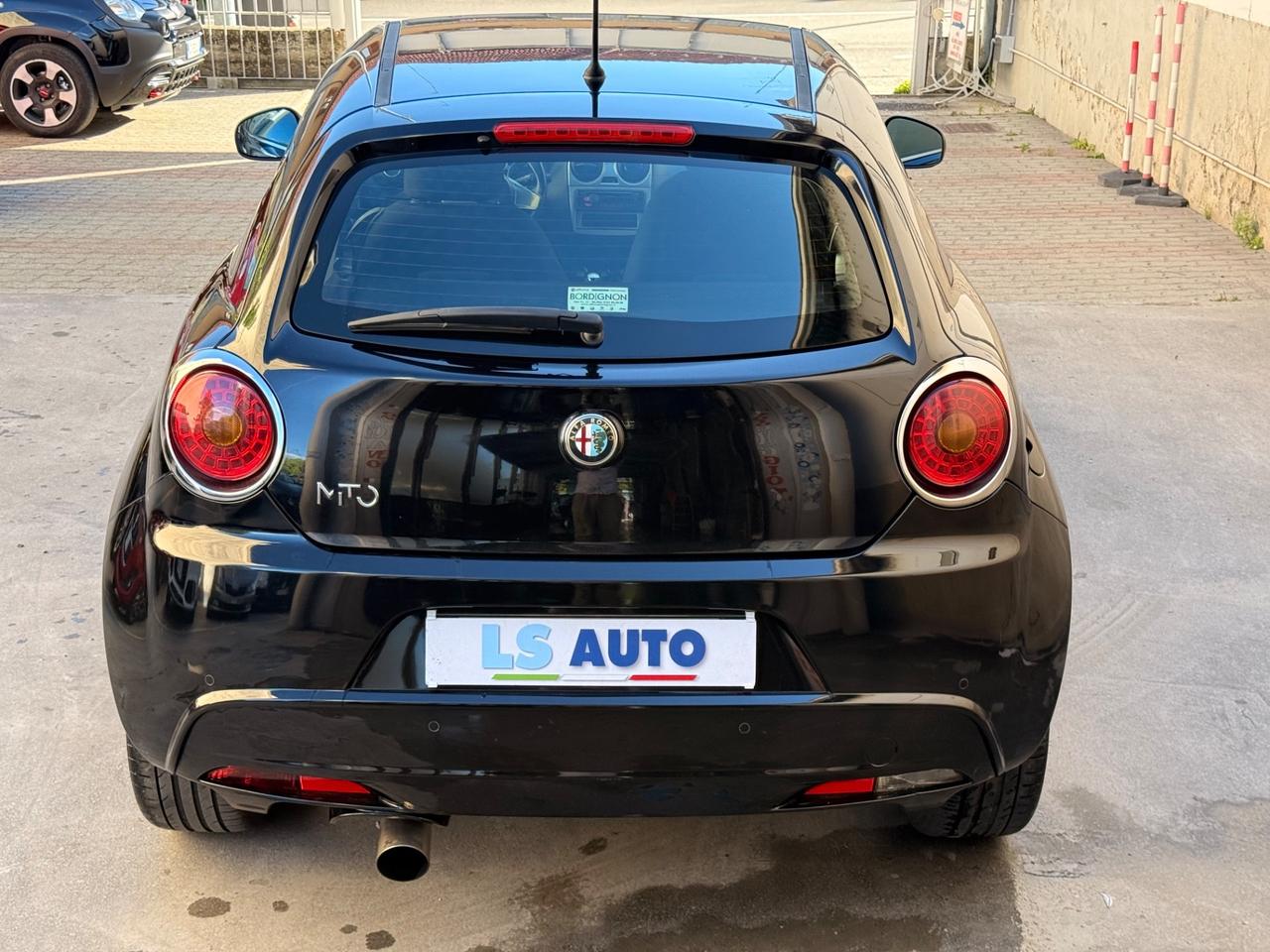 Alfa Romeo MiTo 1.6 JTDm 16V Distinctive Sport Pack