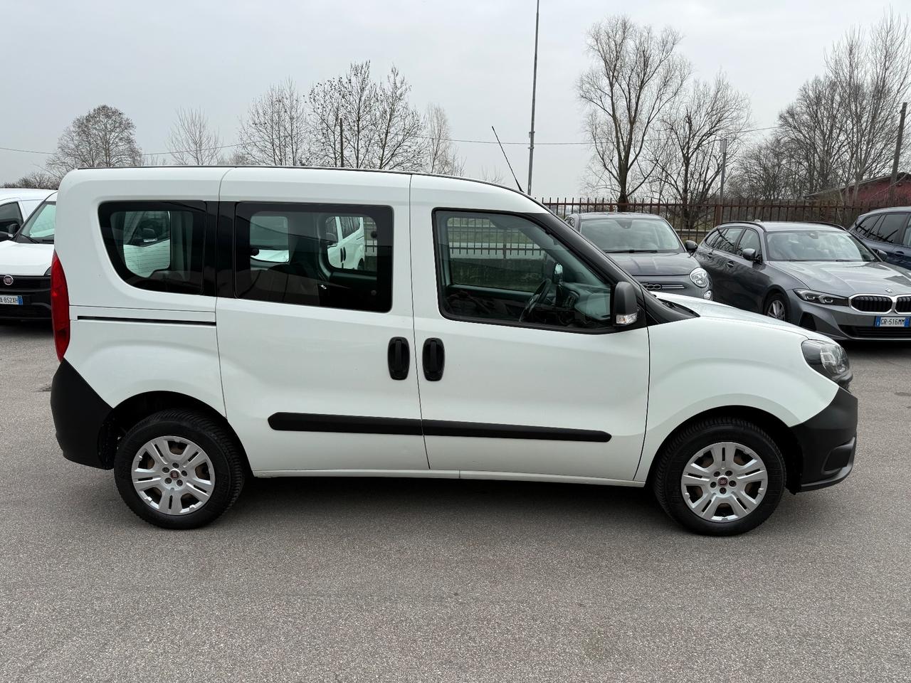 Fiat Doblo Combi N1 Autocarro 5 POSTI