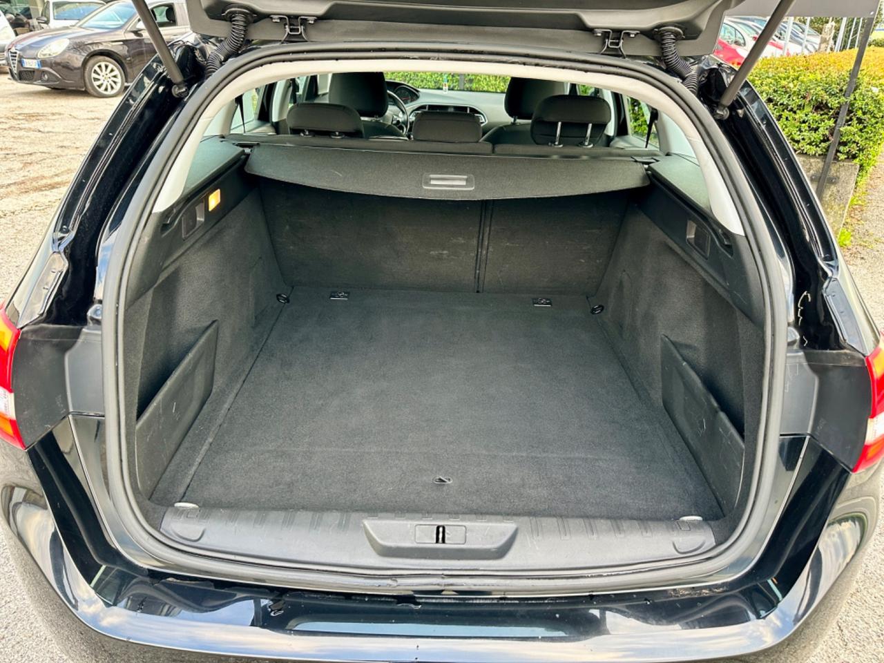 PEUGEOT 308 1.6HDi 2018 - 120CV ALLURE IMPECCABILE OK NEOPATENTATI IVA COMPRESA