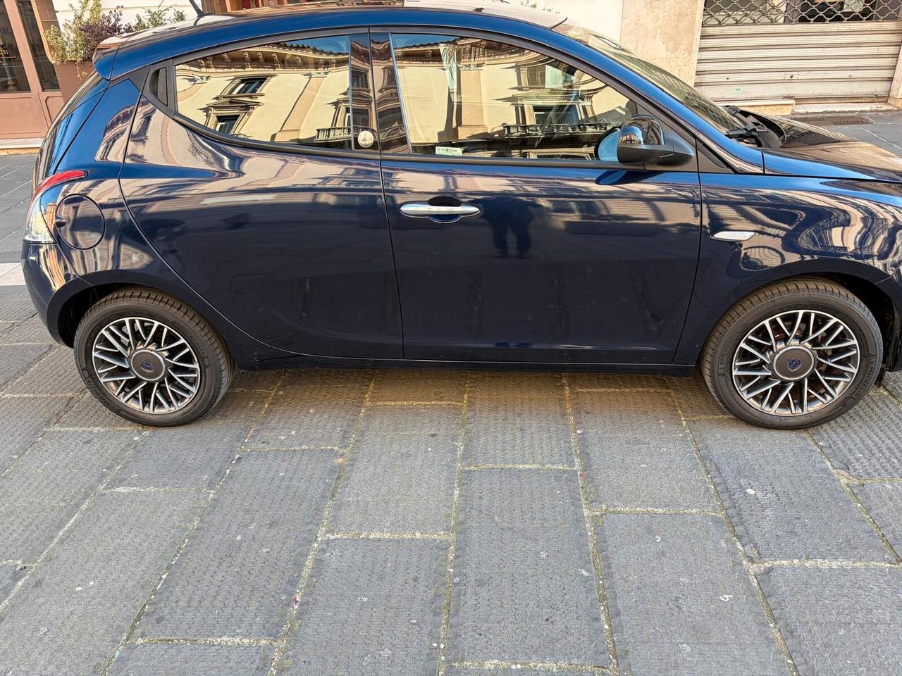 Lancia Ypsilon 1.2 69 CV 5 porte GPL Ecochic Gold NEOPATENTATI