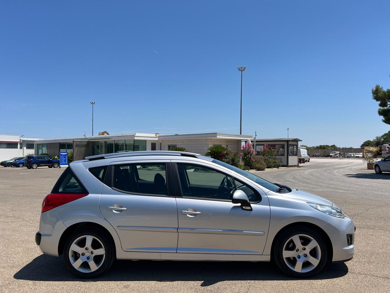 Peugeot 207 1.6 8V HDi 93CV SW Allure - 2011