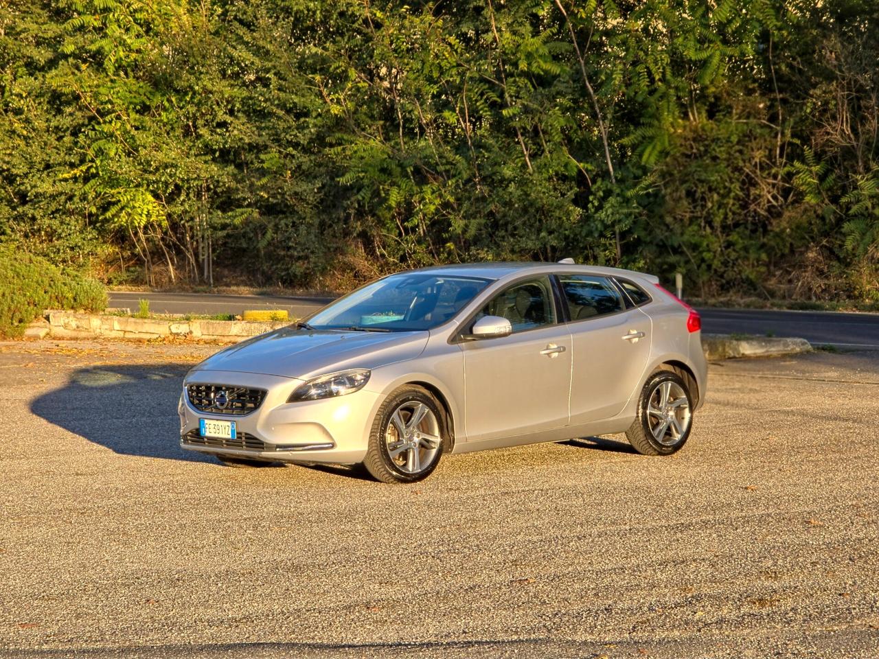 Volvo V40 D4 Momentum CV-120 Automatica E6 NEO 2016