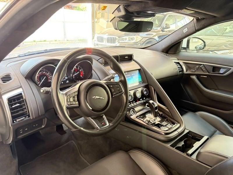 Jaguar F-Type 2.0 i4 300cv auto Chequered Flag