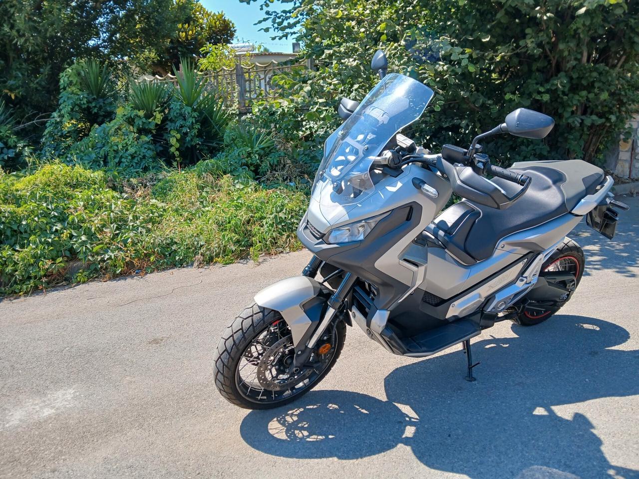 Honda X-ADV 750 anno 2019 ... 18 mila km
