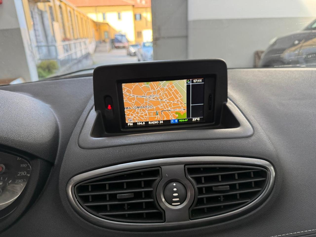 Renault Clio 1.2 16V 5 porte neopatentati