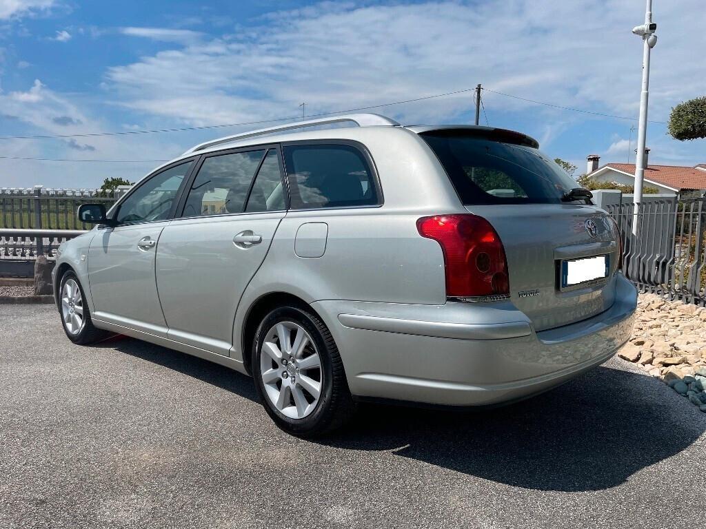 Toyota Avensis 1.8 benzina Station Wagon