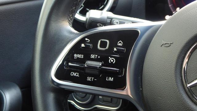 MERCEDES-BENZ A 180 d Automatic Sport