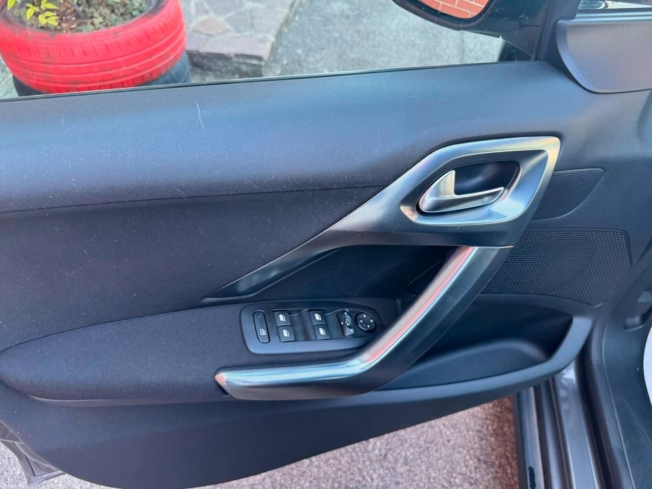 Peugeot 2008 BlueHDi 120 EAT6 S&S Allure