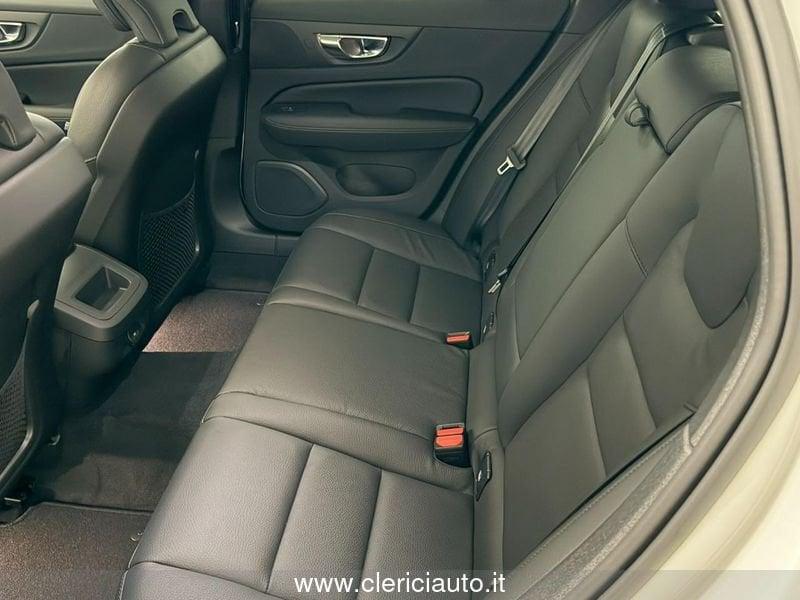 Volvo V60 Cross Country B5 AWD automatico Plus