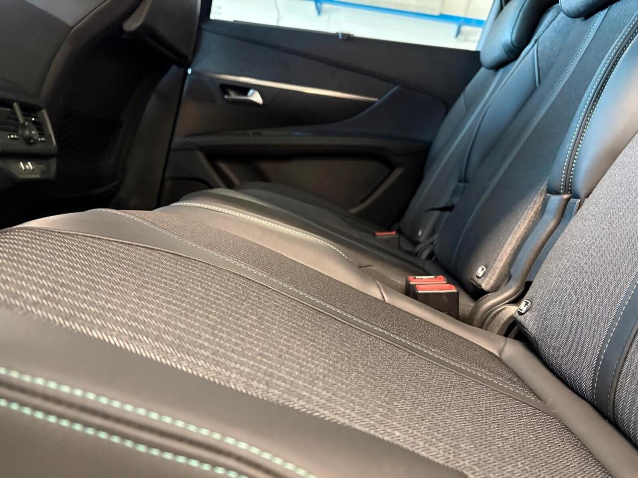Peugeot 5008 ALLURE PACK BlueHDi 130 EAT8 7 posti SPOTICAR