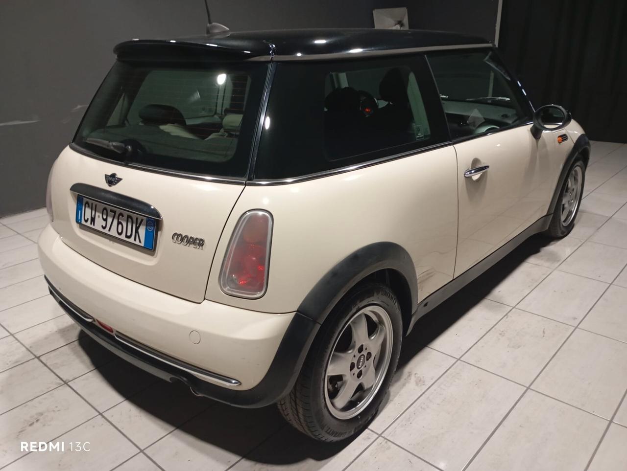 MINI COOPER DEL 2005 BENZINA 150.000 KM