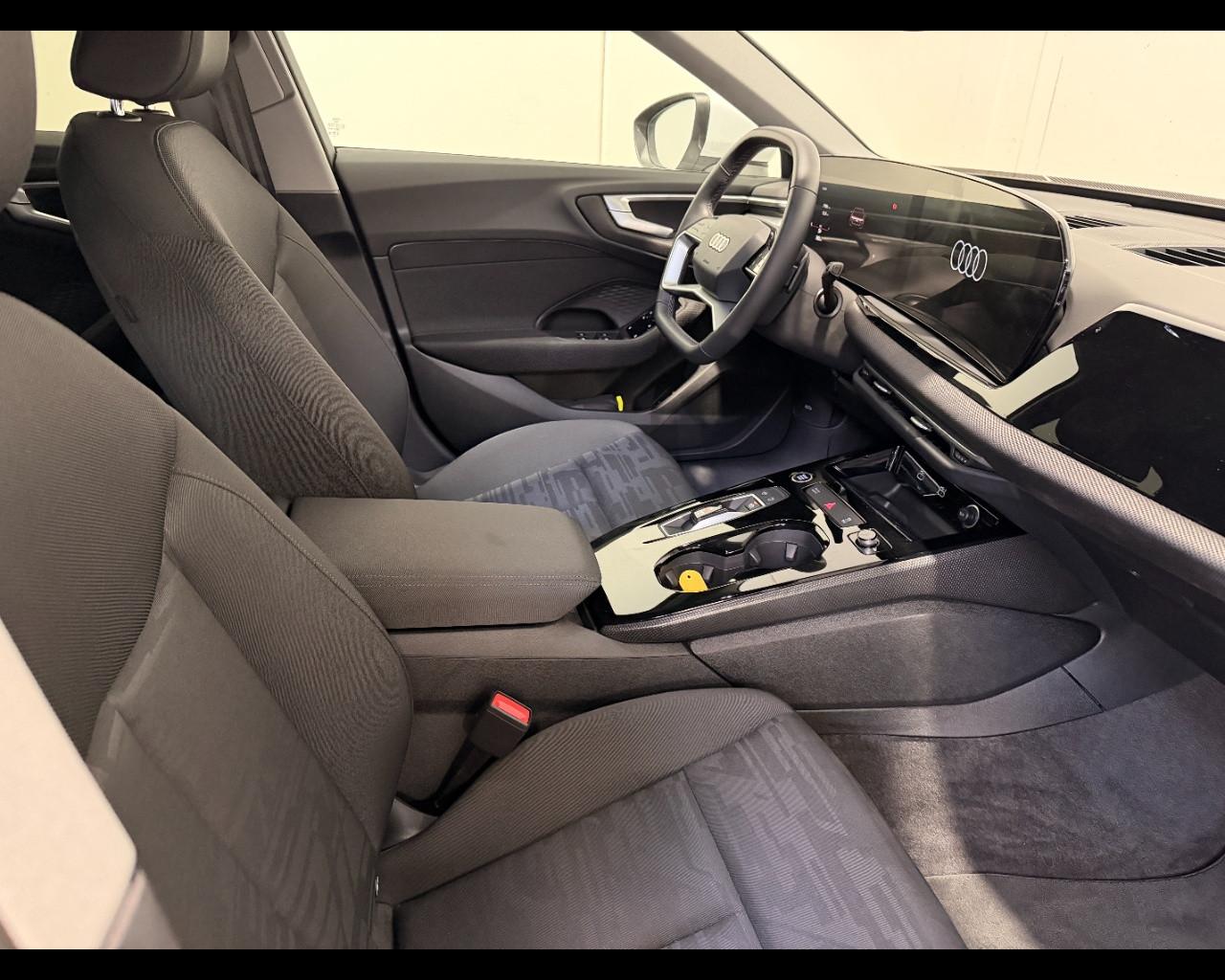 AUDI A5 AVANT 40 TDI MHEV+ S-TRONIC BUSINESS ADVANCED