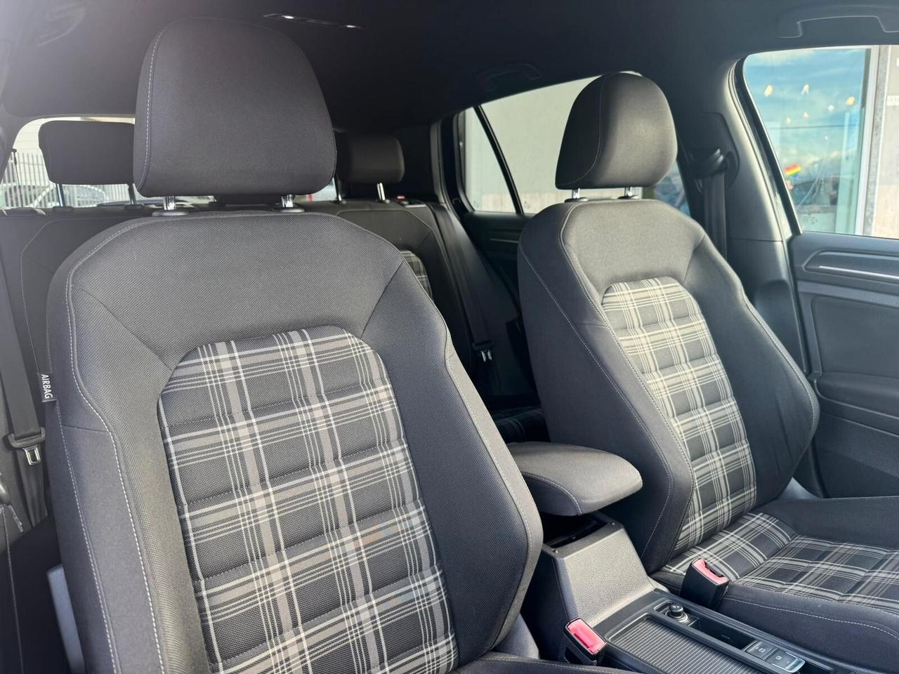 Volkswagen Golf 7.5 GTD 2.0 TDI 5p. Garanzia