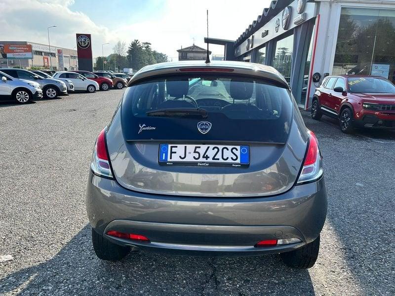 Lancia Ypsilon 0.9 TwinAir 85 CV 5 porte Metano Ecochic Silver