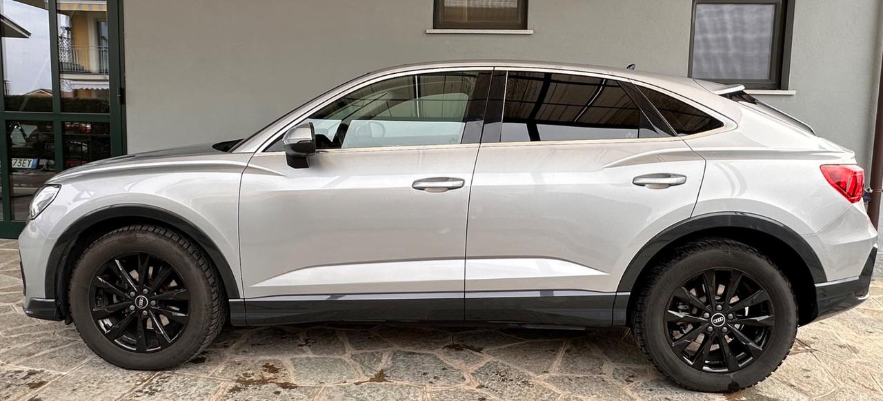 Audi Q3 Sportback 35 2.0 tdi s-tronic