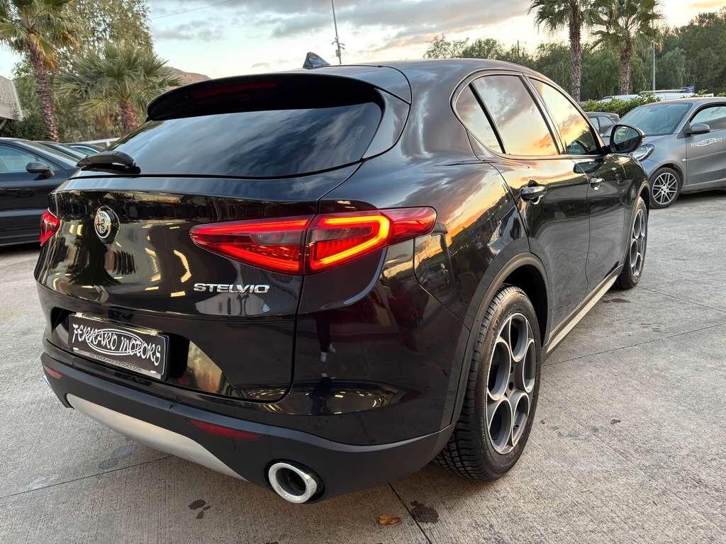 Alfa Romeo Stelvio 2.2 Turbodiesel 160 CV 2019/ 142.000 KM Tua a soli 199 Euro al mese