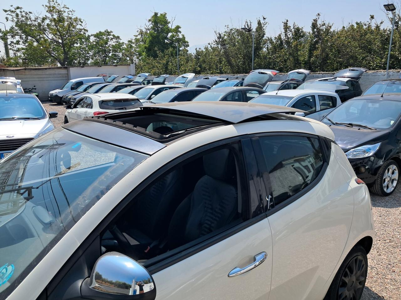 Lancia Ypsilon 1.3 MJT 95 CV Tetto Apribile