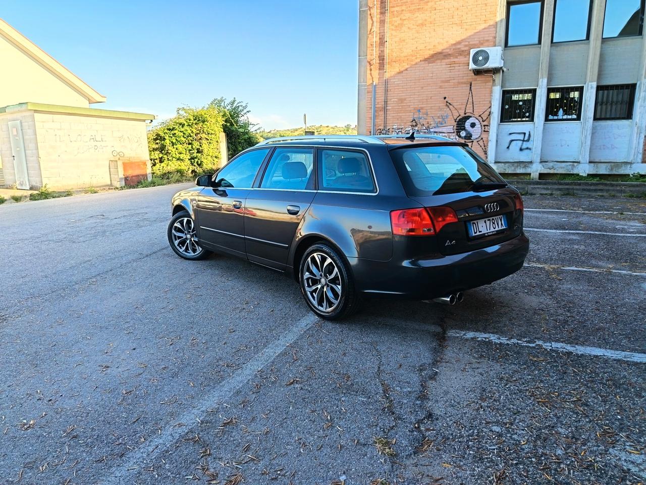 Audi A4 2.0 TDI AUTOMATICA NEOPATENT DISTRIBUZIONE APPENA FATTA