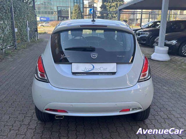 LANCIA Ypsilon 1.0 firefly hybrid Gold ADATTA A NEOPATENTATI